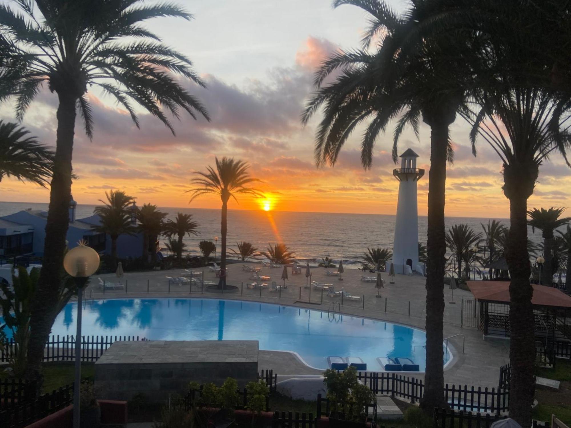 First Beachline Deluxe With Garden And Terrasse In Sun Club San Bartolome Bagian luar foto